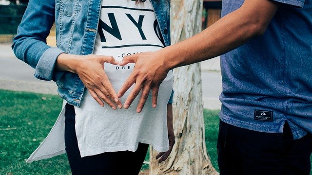 Bin ich schwanger? - Möglichkeiten & Kosten von Schwangerschaftstest