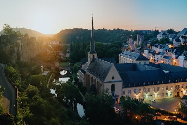 Luxemburg ist eine wunderbare Stadt, die man zu Fuß erkunden kann.